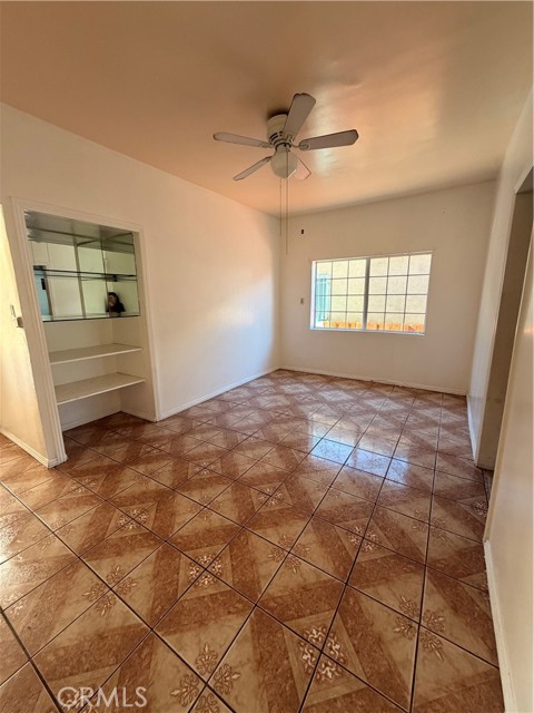 Detail Gallery Image 2 of 7 For 657 E 53rd, Los Angeles,  CA 90011 - – Beds | – Baths