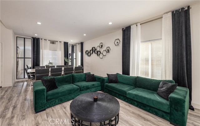 Detail Gallery Image 6 of 38 For 13020 Banning, Victorville,  CA 92392 - 5 Beds | 3/1 Baths