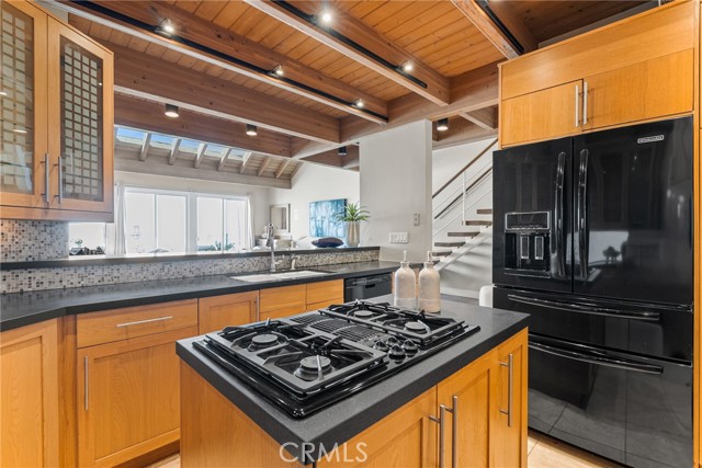 Detail Gallery Image 17 of 48 For 7008 W Oceanfront, Newport Beach,  CA 92663 - 5 Beds | 3/1 Baths