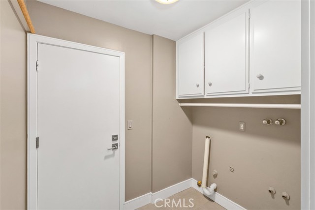 Detail Gallery Image 13 of 40 For 3800 Topside Ln, Corona Del Mar,  CA 92625 - 4 Beds | 3/1 Baths