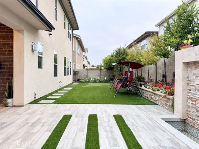 71 Cartwheel, Irvine CA: https://media.crmls.org/medias/52c68fd9-b8c3-4235-9041-e6bab5a82353.jpg