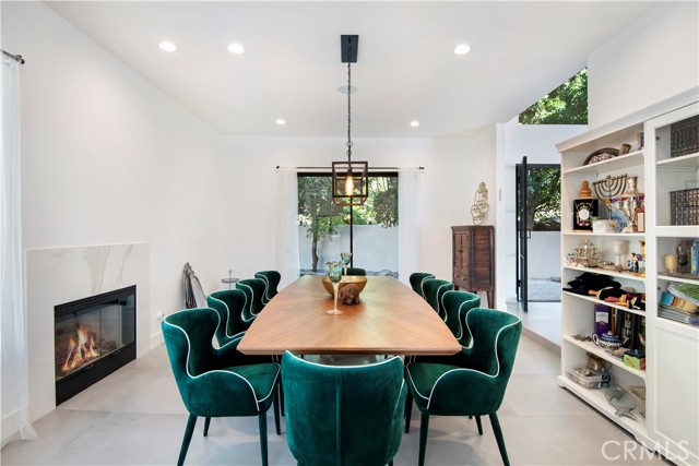 Detail Gallery Image 10 of 42 For 22254 Dumetz Rd, Woodland Hills,  CA 91364 - 5 Beds | 4 Baths