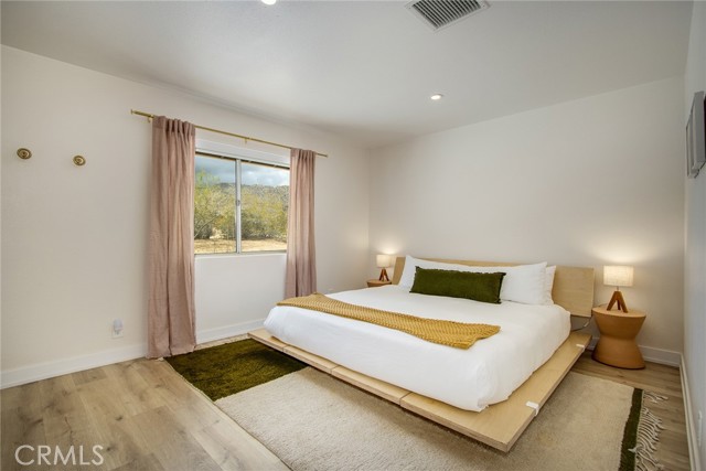 61584 Pueblo Trail, Joshua Tree CA: https://media.crmls.org/medias/52c72b1c-2f78-42eb-9c18-e7d993866751.jpg