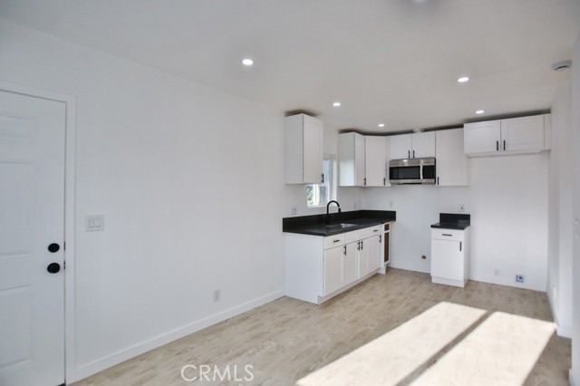 11114 Willowbrook Avenue, Los Angeles CA: https://media.crmls.org/medias/52c83bff-8f10-4470-9503-ca26e9ca3481.jpg