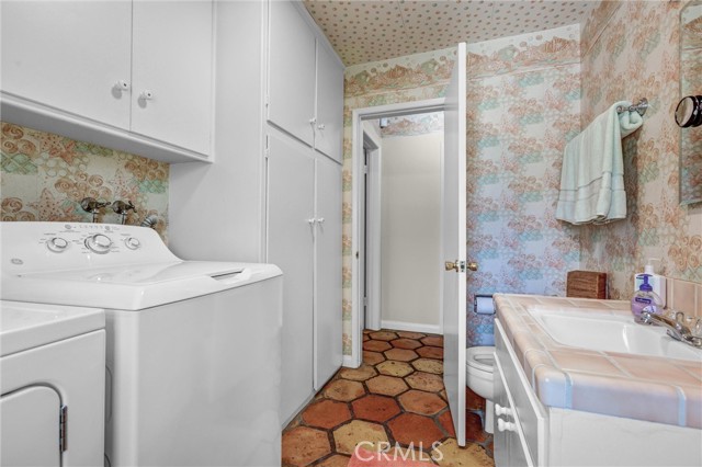 10417 Laramie Avenue, Chatsworth CA: https://media.crmls.org/medias/52c85175-0861-4fda-85b5-7cb00112ace7.jpg