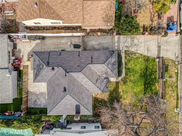 7435 7437 Balcom Avenue, Reseda CA: https://media.crmls.org/medias/52c9151a-9c1f-4bec-b1cf-72f076765db4.jpg