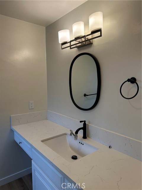 Detail Gallery Image 4 of 11 For 2338 W 235th Pl, Torrance,  CA 90501 - 3 Beds | 3 Baths