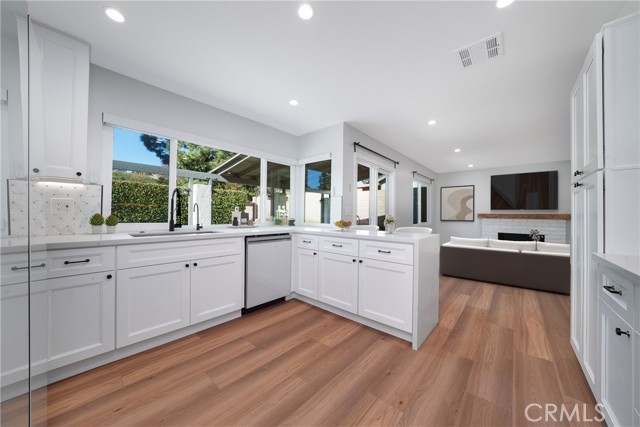 1525 Meadow Glen Road, Diamond Bar CA: https://media.crmls.org/medias/52ca99ee-5ecc-46b2-8f2c-517691ad6d29.jpg