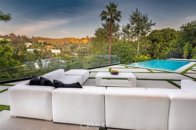 2608 Zorada Drive, Los Angeles CA: https://media.crmls.org/medias/52cace49-08bf-4281-b3e3-3c14328fb826.jpg