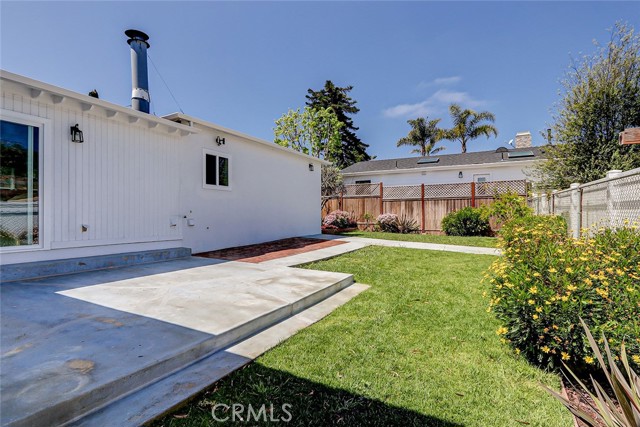 Detail Gallery Image 19 of 20 For 3601 Laurel Ave, Manhattan Beach,  CA 90266 - 3 Beds | 2/1 Baths
