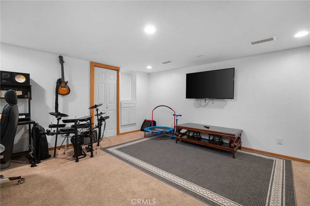https://media.crmls.org/medias/52cbed20-f90d-4dad-82ad-ae541380ca5d.jpg?preset=X-Large