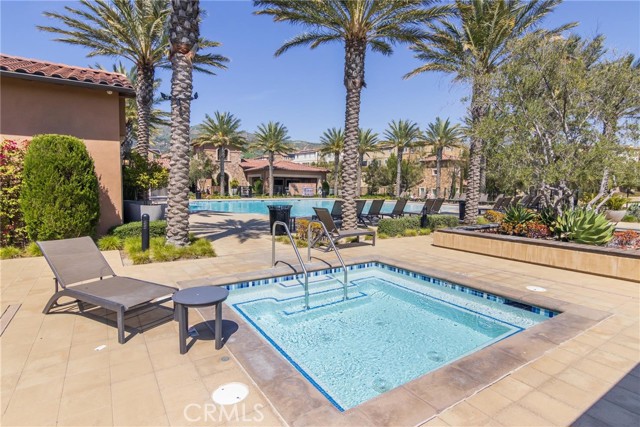 Detail Gallery Image 24 of 27 For 20724 W Beech Cir, Porter Ranch,  CA 91326 - 4 Beds | 3 Baths