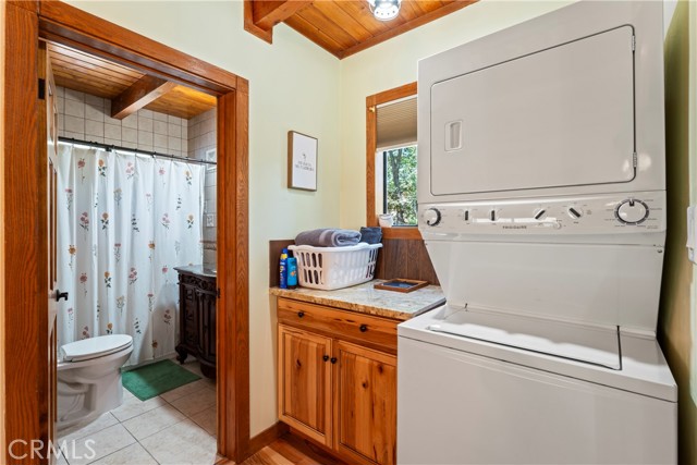 Detail Gallery Image 11 of 20 For 2350 Birch Dr, Running Springs,  CA 92382 - 2 Beds | 1 Baths