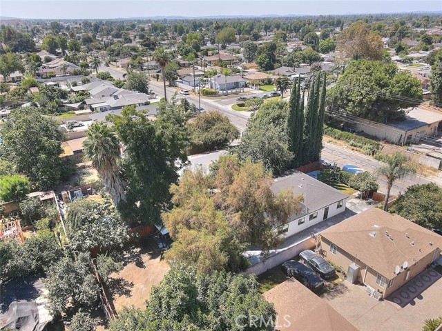 2112 California Avenue, Duarte CA: https://media.crmls.org/medias/52ce4b90-de93-4fdd-9909-60bfced04b58.jpg