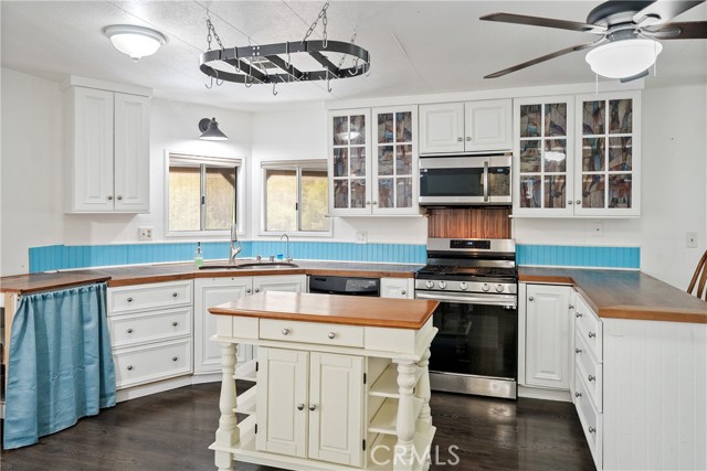 4556 Shasta Lane, Paso Robles CA: https://media.crmls.org/medias/52ce6ce3-4cbf-4669-863b-f395cfe071f4.jpg