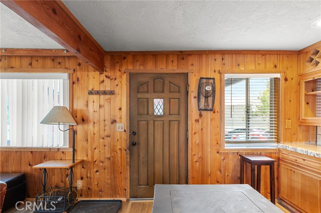 Detail Gallery Image 4 of 39 For 233 Glen Avon Dr, Cedar Glen,  CA 92321 - 4 Beds | 3 Baths