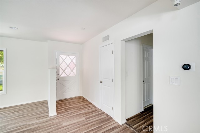 17435 Lassen Street photo 3