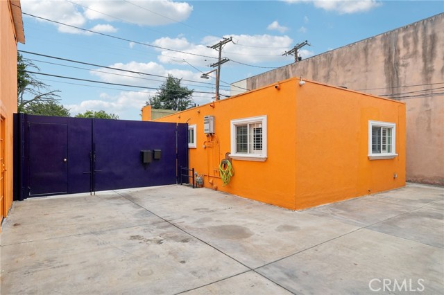 10240 Atlantic Avenue, South Gate CA: https://media.crmls.org/medias/52cf6b7f-0cd2-4ec3-8325-015f0dd86f6c.jpg