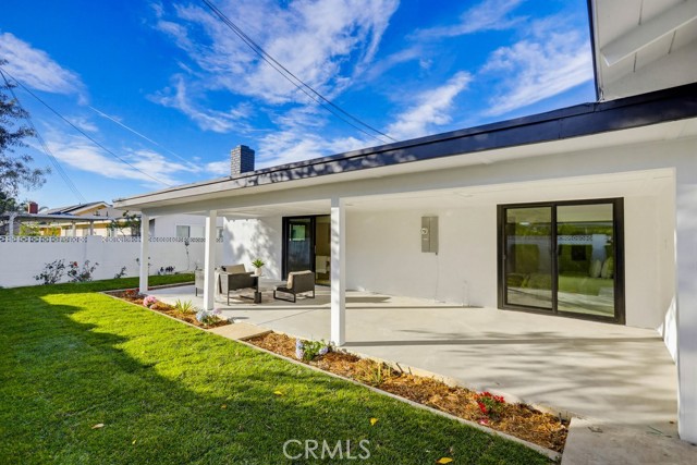 Detail Gallery Image 19 of 28 For 410 W Crystal View, Orange,  CA 92865 - 5 Beds | 3 Baths