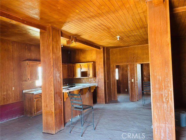 11690 Camp Rock Rd, Lucerne Valley CA: https://media.crmls.org/medias/52d00f0f-8c78-42db-a0ee-2a61f1d73499.jpg