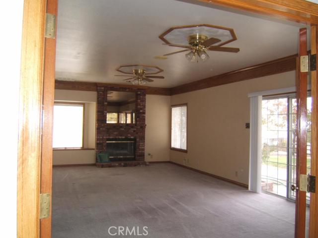 Detail Gallery Image 10 of 31 For 16342 Ridge View Dr, Apple Valley,  CA 92307 - 4 Beds | 2/1 Baths