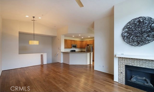 Detail Gallery Image 3 of 13 For 35864 Hazelhurst St #1,  Murrieta,  CA 92562 - 2 Beds | 2 Baths