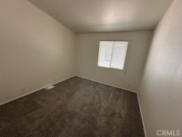 880 N. LAKE STREET, Hemet CA: https://media.crmls.org/medias/52d0b652-d1b7-424b-9402-d4e5b9a46b73.jpg
