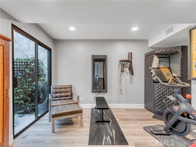 Detail Gallery Image 19 of 54 For 29729 Strawberry Hill Dr, Agoura Hills,  CA 91301 - 3 Beds | 3 Baths