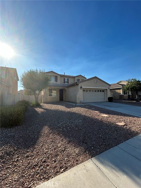 Detail Gallery Image 2 of 26 For 16628 Desert Lily St, Victorville,  CA 92394 - 4 Beds | 2/1 Baths