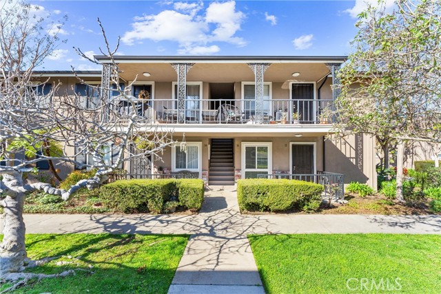Detail Gallery Image 1 of 24 For 660 S Glassell St #14,  Orange,  CA 92866 - 1 Beds | 1 Baths