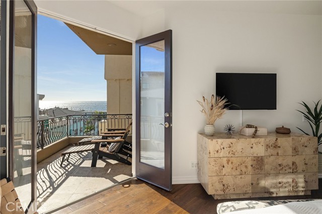 Detail Gallery Image 35 of 66 For 229 23rd, Manhattan Beach,  CA 90266 - 3 Beds | 4 Baths