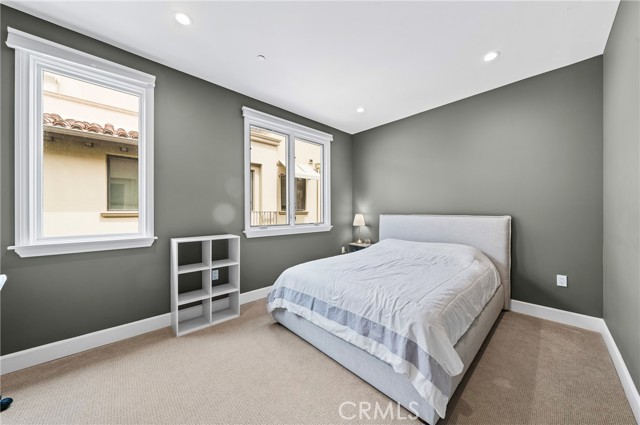 823 S Bundy Drive, Los Angeles CA: https://media.crmls.org/medias/52d1ea4e-65de-471d-bdc6-1a294c01dd37.jpg