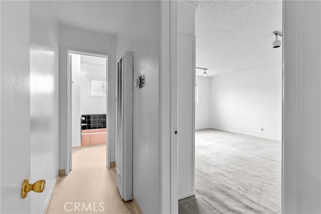 12319 Aneta Street, Culver City CA: https://media.crmls.org/medias/52d1fa3c-218c-48a5-820d-1502e3b24f84.jpg