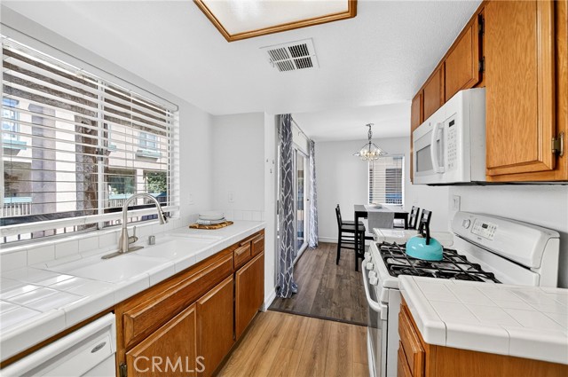 Detail Gallery Image 13 of 51 For 22123 S Figueroa St #139,  Carson,  CA 90745 - 3 Beds | 2/1 Baths