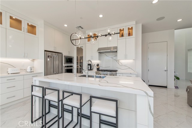 Detail Gallery Image 15 of 39 For 131 Reyes Alley, Lake Forest,  CA 92630 - 5 Beds | 4 Baths