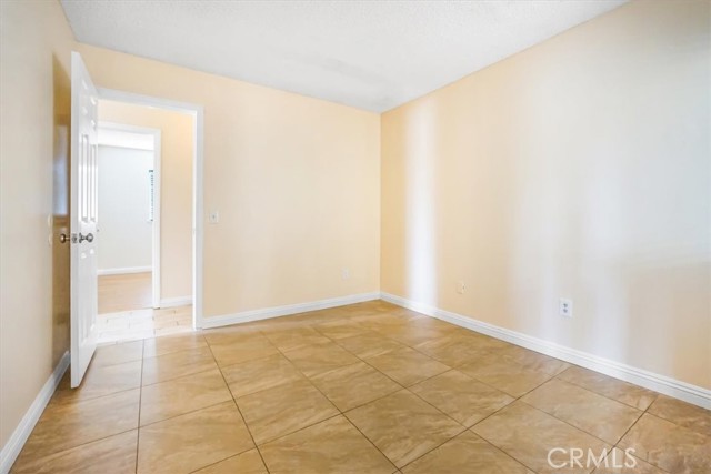 Detail Gallery Image 24 of 44 For 220 W Blaine St, Riverside,  CA 92507 - 5 Beds | 2 Baths