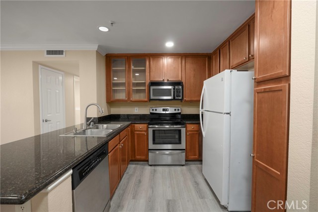 Detail Gallery Image 9 of 36 For 1010 La Terraza #207,  Corona,  CA 92879 - 2 Beds | 2 Baths