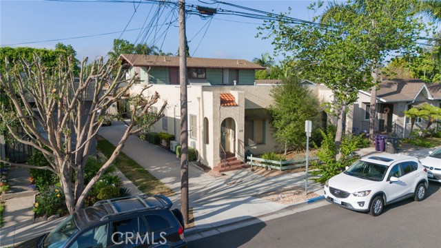 4018 E Vermont Street, Long Beach CA: https://media.crmls.org/medias/52d38f9a-3bfb-4947-8256-132414d5f86d.jpg