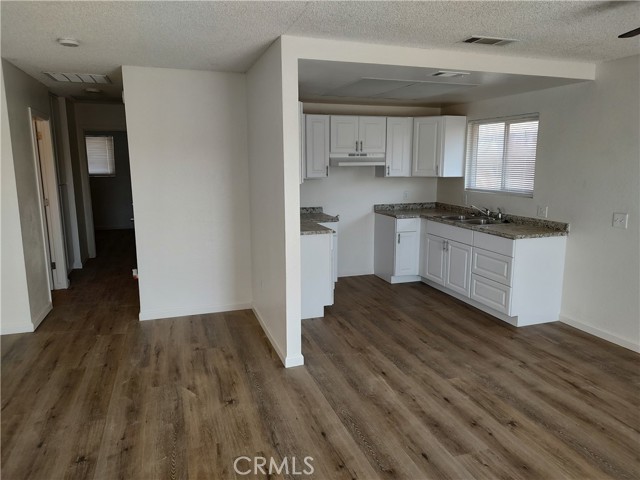 1131 Barstow Road, Barstow CA: https://media.crmls.org/medias/52d3a3f1-7405-4e5d-bb91-fb181b2d0e66.jpg