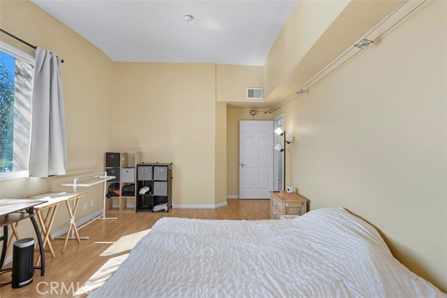Detail Gallery Image 7 of 21 For 15455 Sherman Way #15,  Van Nuys,  CA 91406 - 2 Beds | 2 Baths