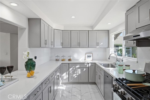 Detail Gallery Image 11 of 38 For 335 N London Pl, Anaheim,  CA 92806 - 5 Beds | 3 Baths