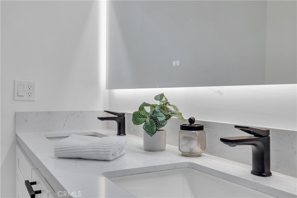 52D4B7B0 Da44 4545 A635 72C469D54C4C 10213 S 1St Avenue, Inglewood, Ca 90303 &Lt;Span Style='BackgroundColor:transparent;Padding:0Px;'&Gt; &Lt;Small&Gt; &Lt;I&Gt; &Lt;/I&Gt; &Lt;/Small&Gt;&Lt;/Span&Gt;