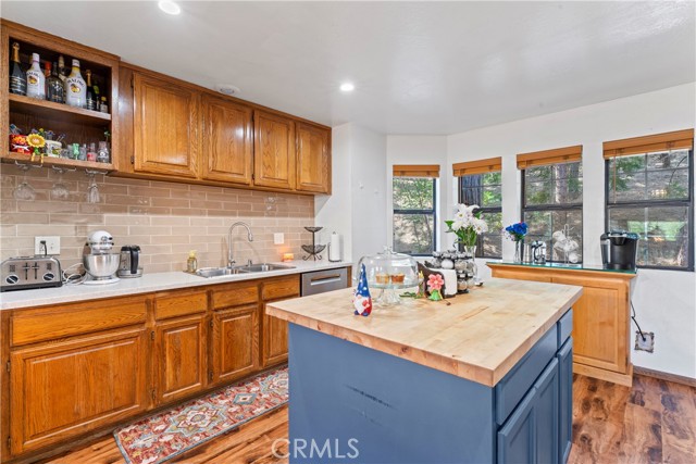 Image 8 of 52 For 27528 Ashwood Lane