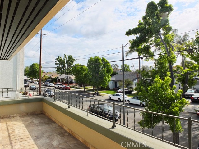 Detail Gallery Image 7 of 24 For 353 Newport Ave, Long Beach,  CA 90814 - 2 Beds | 1 Baths