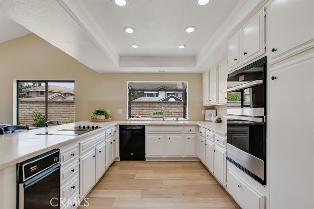 5697 Los Robles, La Verne CA: https://media.crmls.org/medias/52d51dec-f177-4c4b-b512-84d3f46b4f81.jpg