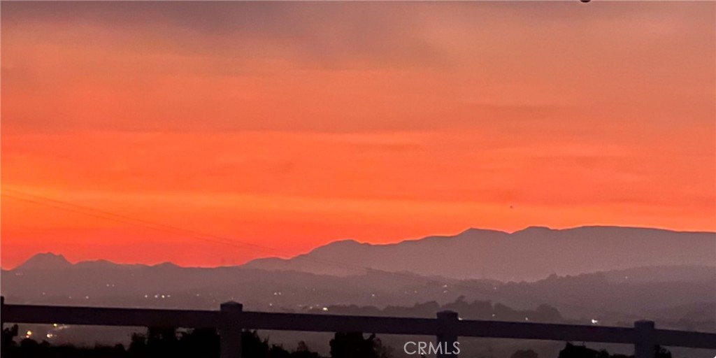 https://media.crmls.org/medias/52d5adc8-4d67-4dae-bf62-8c76487c2295.jpg?preset=X-Large