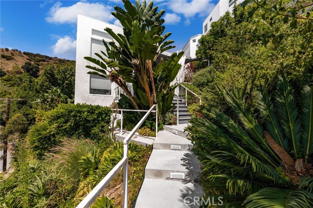 Detail Gallery Image 7 of 57 For 1690 N Crescent Heights Bld, Los Angeles,  CA 90069 - 3 Beds | 4 Baths