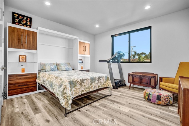 Detail Gallery Image 16 of 29 For 221 Attica, Long Beach,  CA 90803 - 5 Beds | 4 Baths