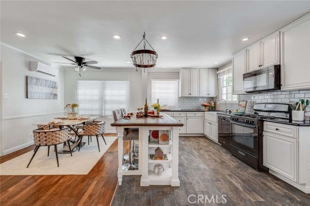 3322 Sandwood Street, Lakewood CA: https://media.crmls.org/medias/52d664ea-a4b0-4bd6-999a-6f3c81632510.jpg