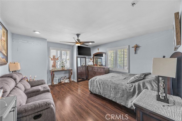 Detail Gallery Image 18 of 39 For 1709 S Townsend St, Santa Ana,  CA 92704 - 4 Beds | 2/1 Baths